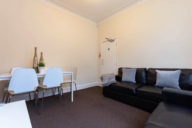 5 bed house, Victoria Road, Near university, Middlesbrough, TS13HY - Image 2